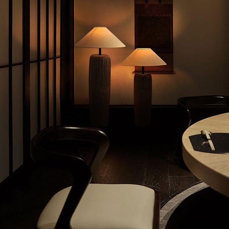 RustiqueLumière - Lampe de Sol en Bois Érodé